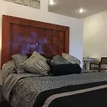 Hotel The Place Studios On 5Th