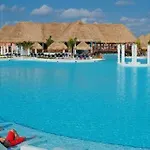 Grand Palladium Colonial Res.
