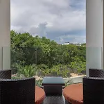Mystic 2Br In Downtown With Jungle View By Happy Address
