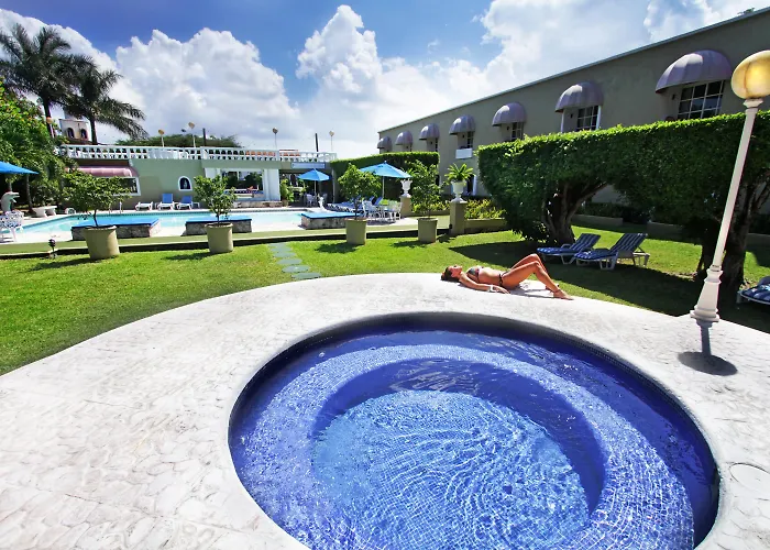 Villablanca Garden Beach Hotel