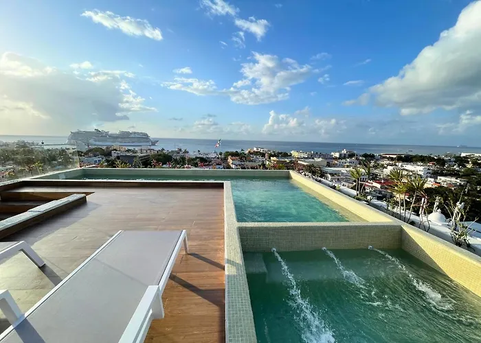 Brand New Condo With Rooftop Pool
