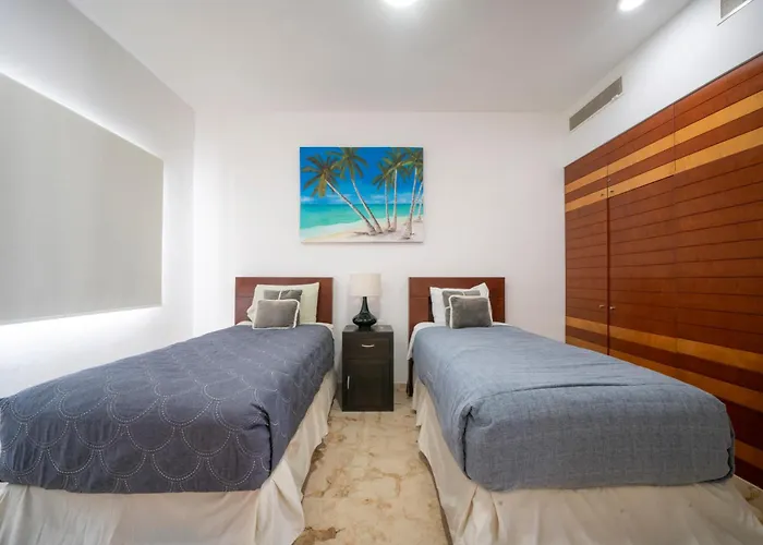 Beachfront Penthouse With 3 Bedrooms & Ocean View - Las Nubes