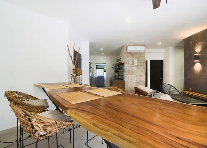Full Equipped 2 Bdrm Condo In Gated Community & Pool View