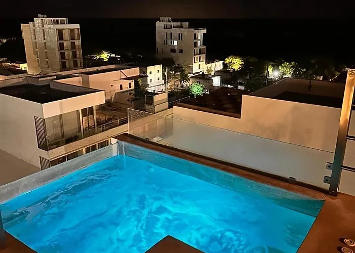 Stylish Ocean-View Studio - Steps From 5Th Avenue