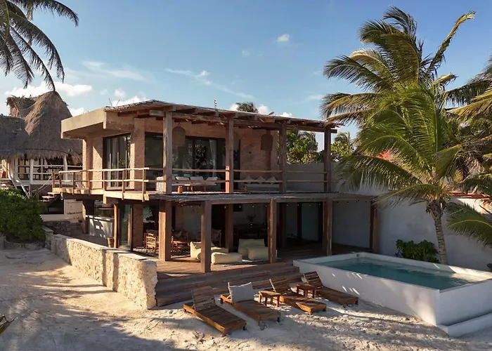 Casa Aakbal - Luxury Beach Front Villa