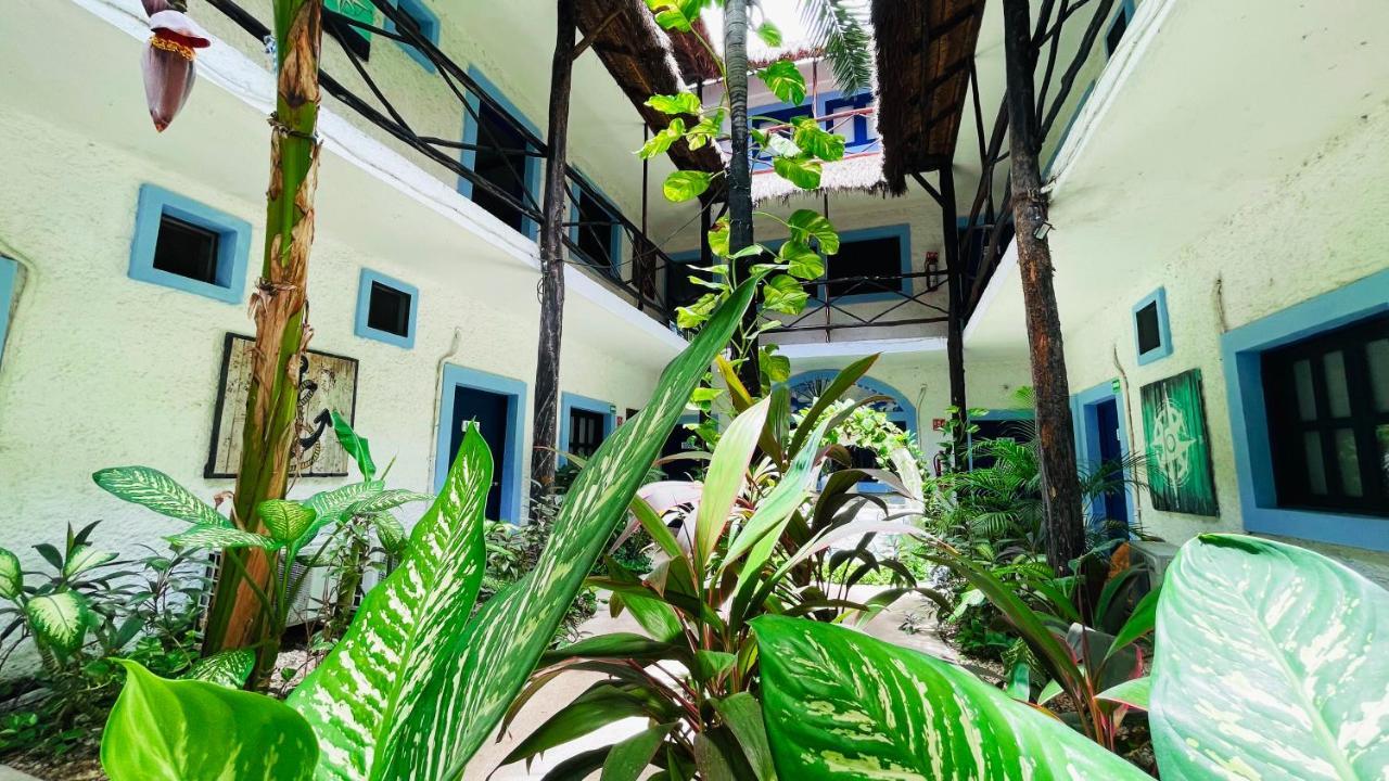 Luna Maya Hotel
