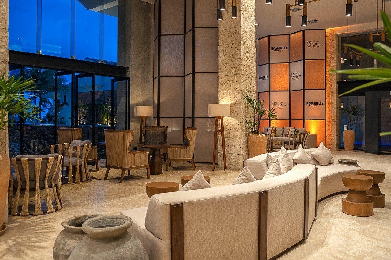 The Fives Oceanfront Hotel