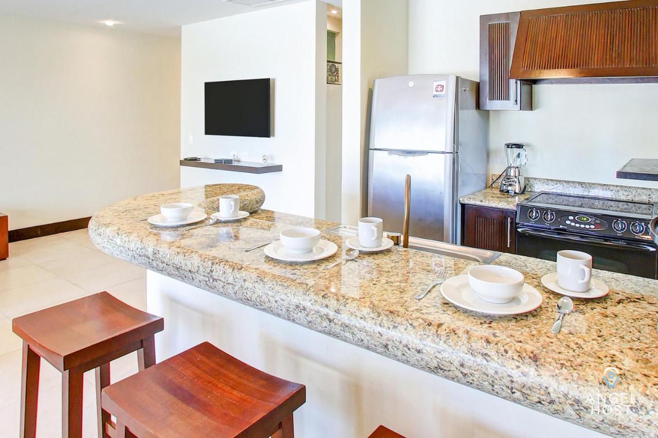 Fabulous Playa Getaway At 38th And 2 Pools Onsite *