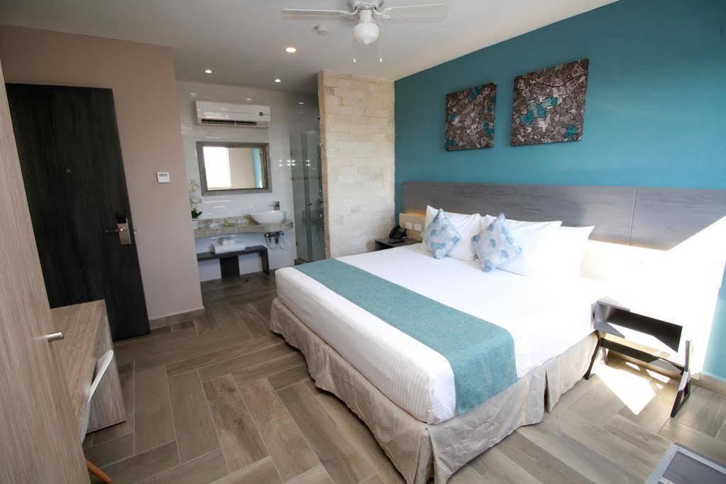 Bfh Attraction- Deluxe - 2oo Metros Del Mar, Centro Hotel 4*