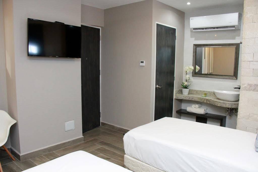 Hotel Bfh Attraction- Deluxe - 2oo Metros Del Mar, Centro 4*