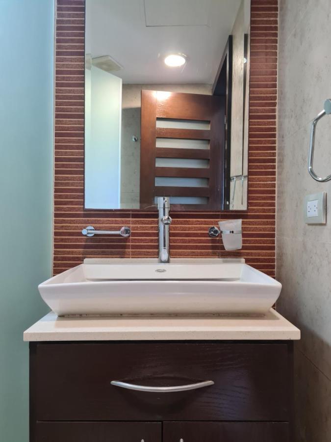 Luxury Ocean View Penthouse And Private Club Apartment *