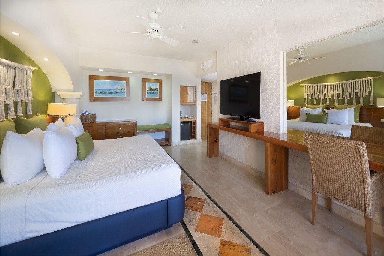 Hotel & Club