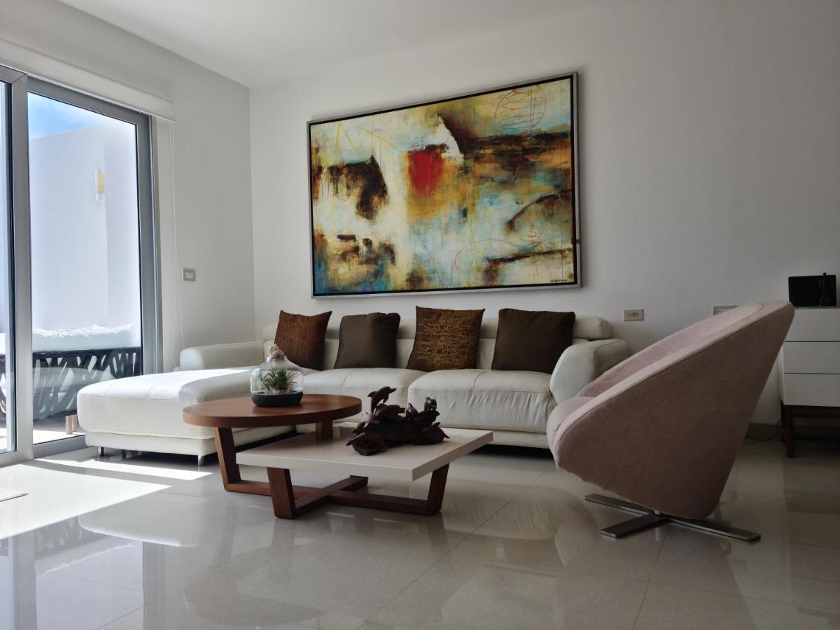 Luxury Ocean View Penthouse And Private Club