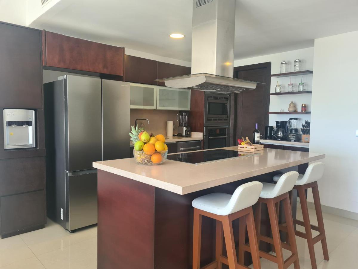 Apartment Luxury Ocean View Penthouse And Private Club