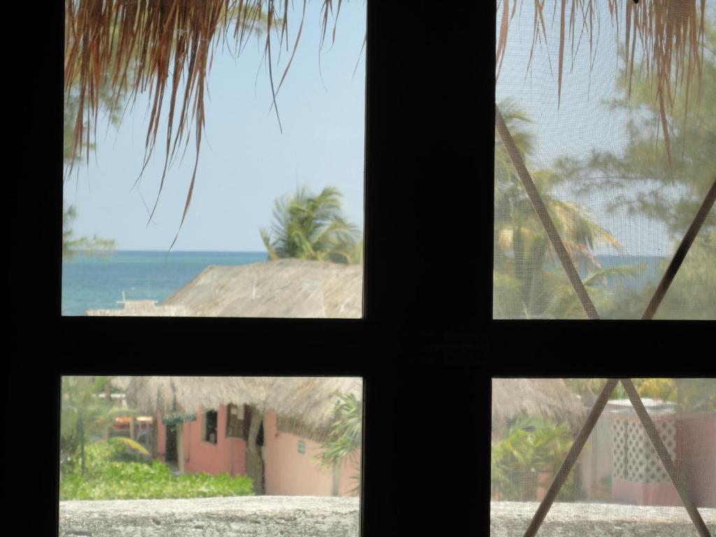 Acamaya Reef Hotel