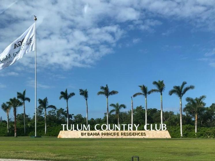 Apartment Tao In Tulum Country Club-bahia Principe, Screened Corner Balcony, And Golf Club Access Akumal