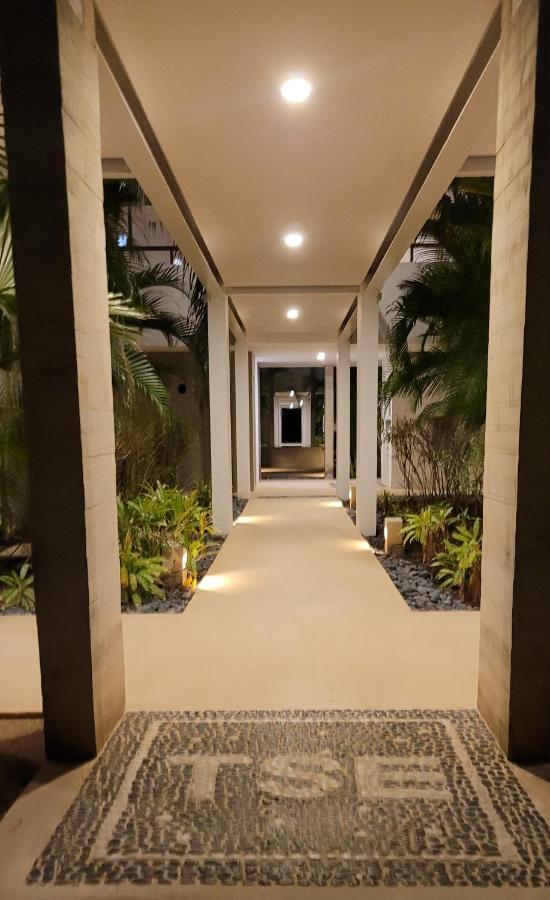 Apartment Tao In Tulum Country Club-bahia Principe, Screened Corner Balcony, And Golf Club Access