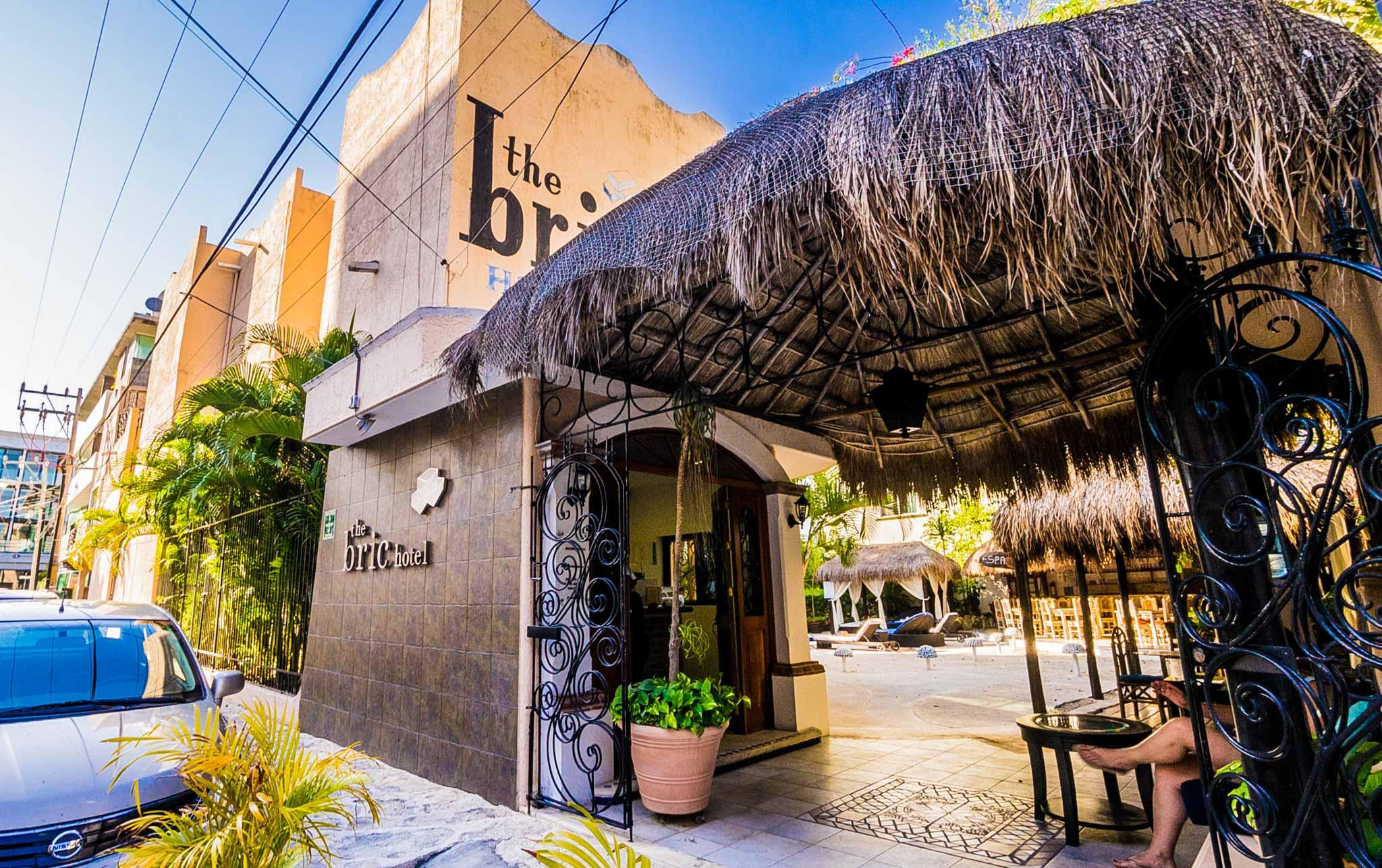 Hotel Bric Y 3*