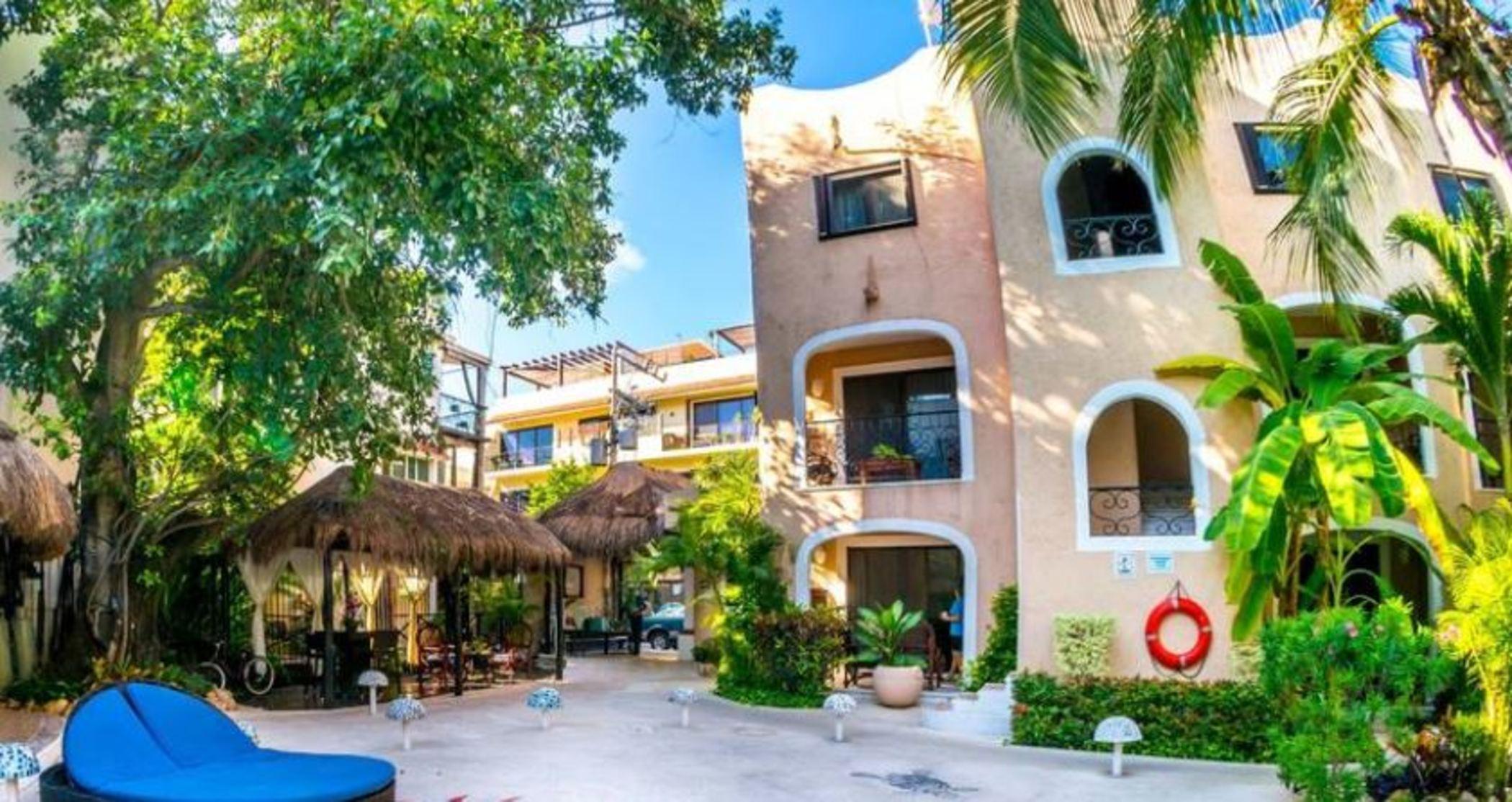 Bric Y Playa del Carmen