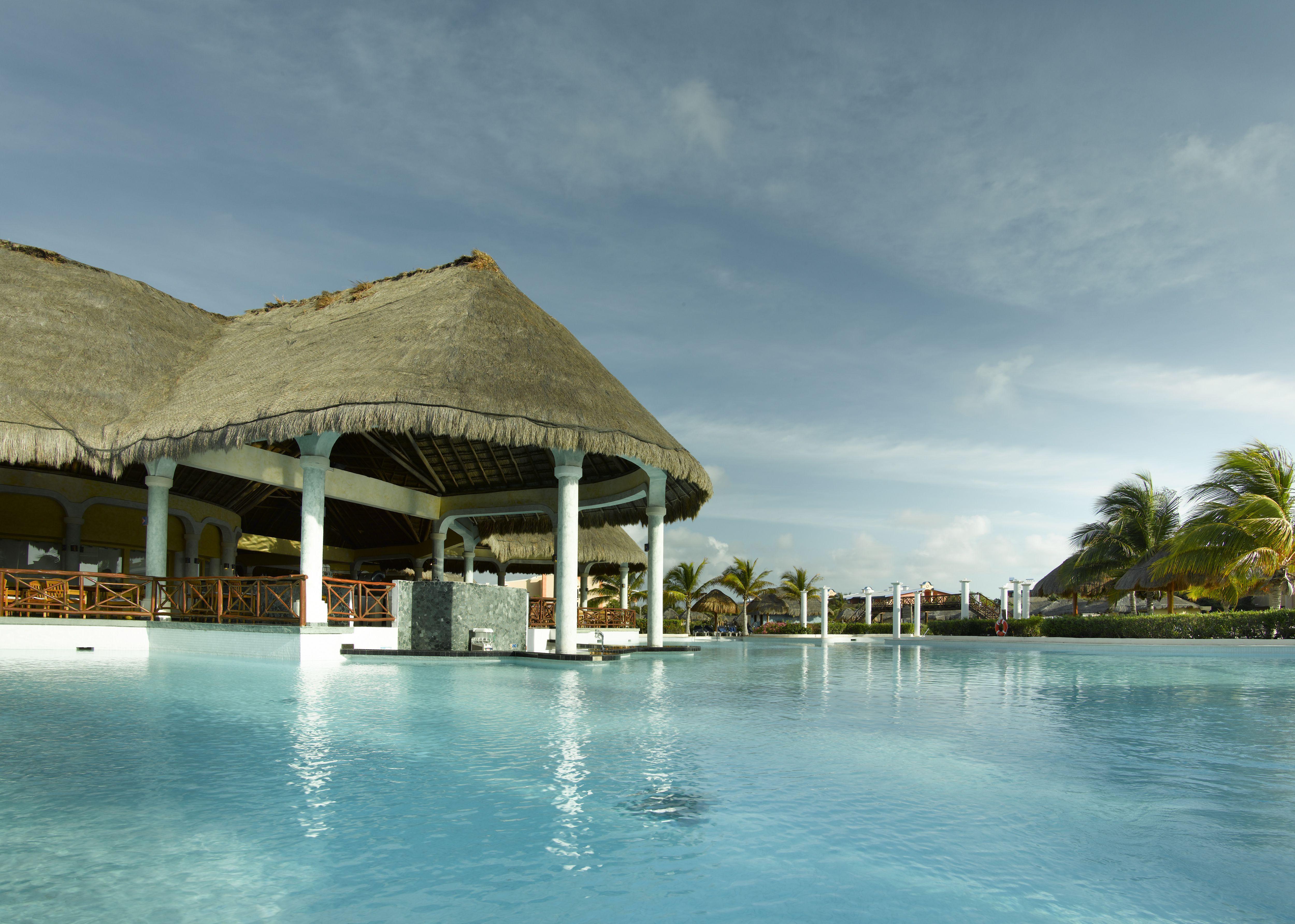 Grand Palladium Kantenah & Resort