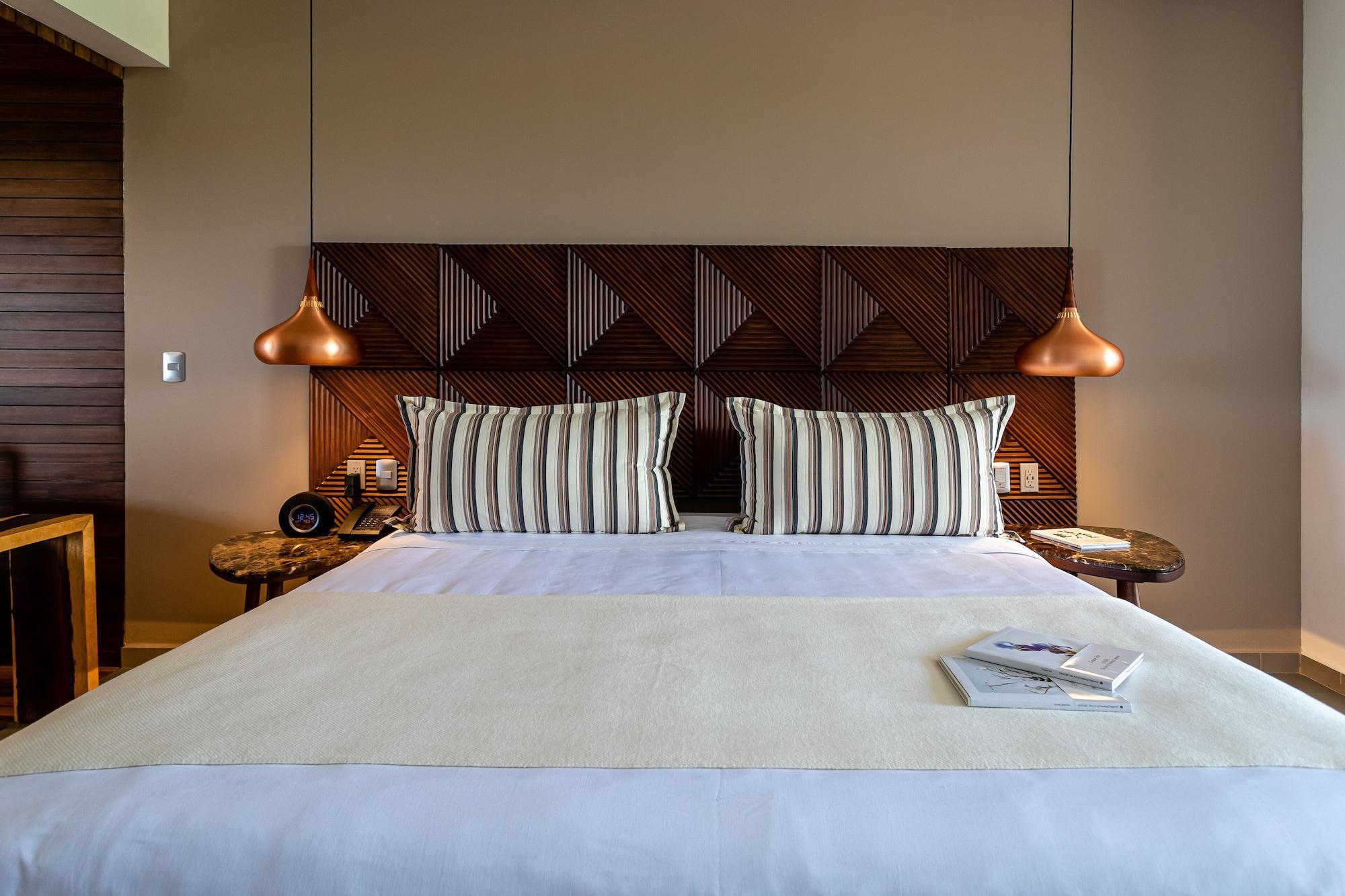 A Private Junior At The All-inclusive, Ventus At Marina El Cid & (adults Only)