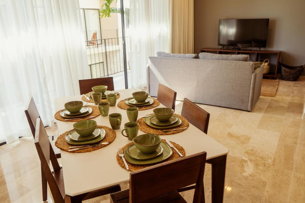 2br With Fast Wifi Free Bikes, Rooftop, Pool, And Gym