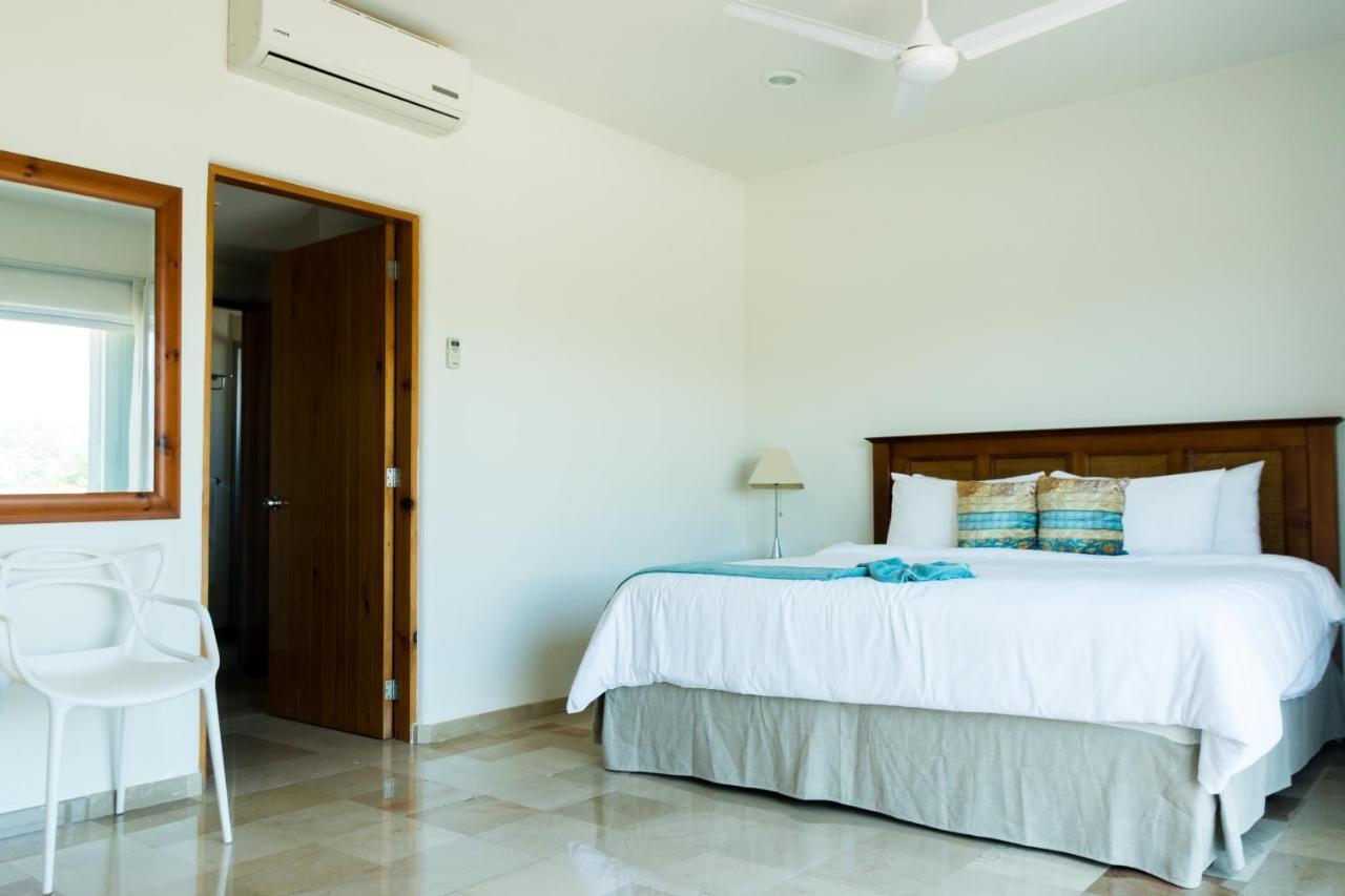 Ocean Front Condo Hotel * Puerto Aventuras