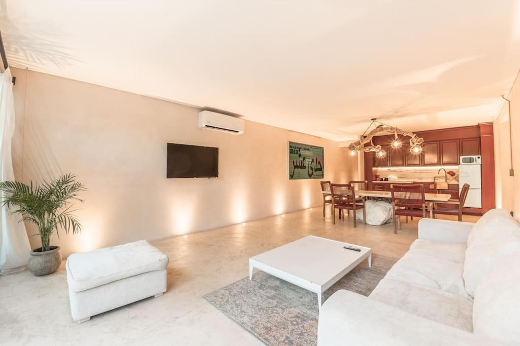 Retreat-3br Luxury Condo-private Pool Holiday home *