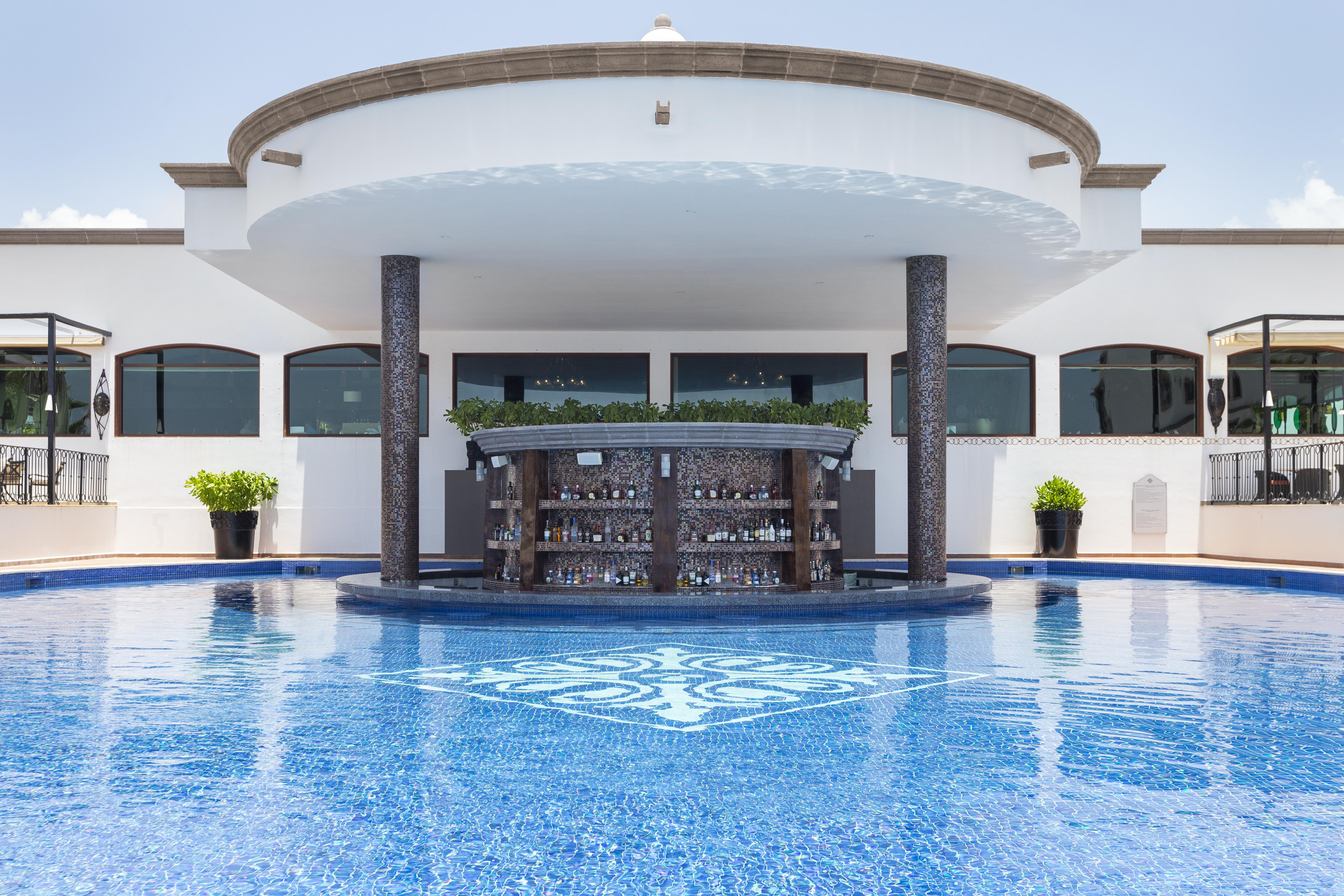 Resort Grand Residences Riviera Cancun, 5*