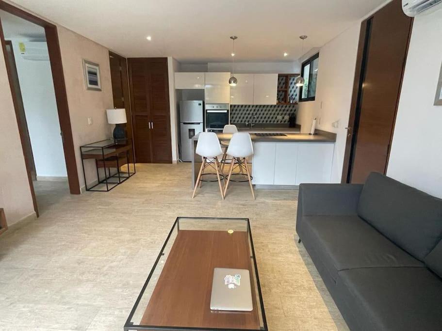 Apartment Free Shuttle To This Great And Condo!