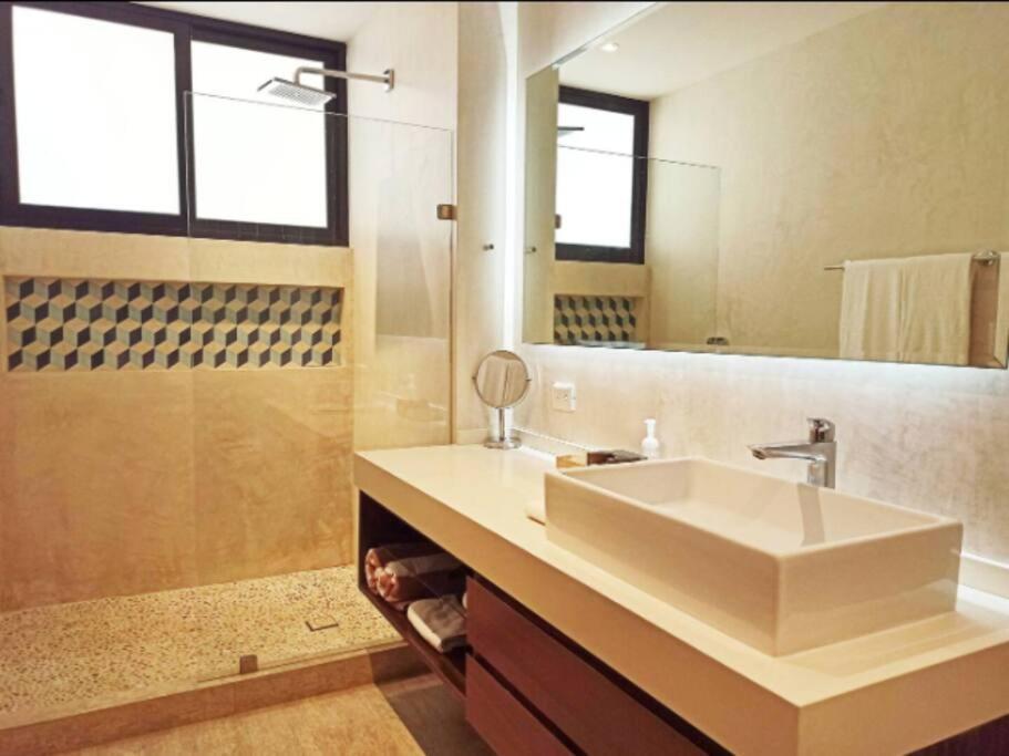 Free Shuttle To This Great And Condo! * Tulum