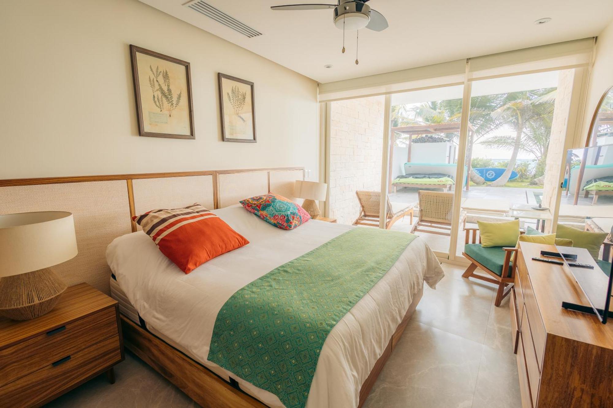 Beachfront Coral Vista Akumal