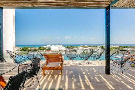 Apartment Oceanview Roof Pool With Speakeasy Cafe And Gym Parking *
