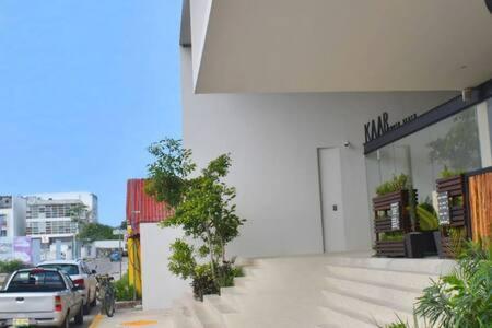 Apartment Oceanview Roof Pool With Speakeasy Cafe And Gym Parking *