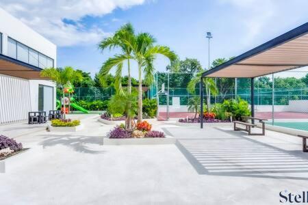New Complex Style With Amenities Near Downtown 7min