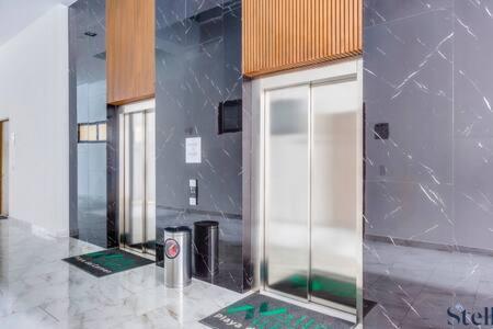New Complex Style With Amenities Near Downtown 7min *