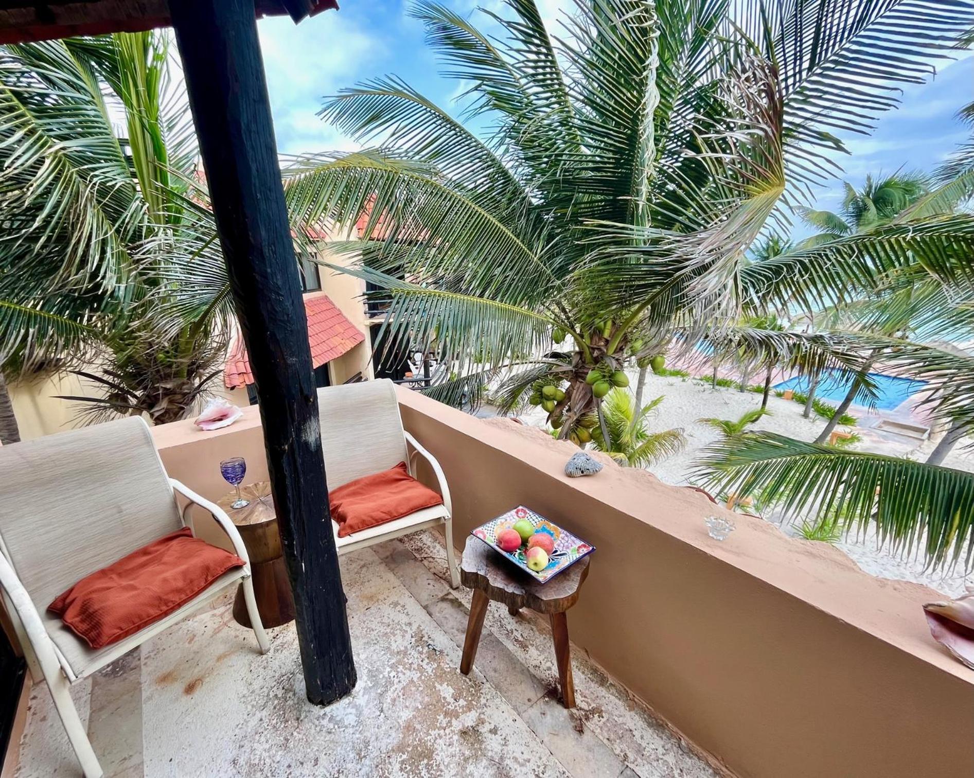 Apartment Beachfront Hammock Heaven *