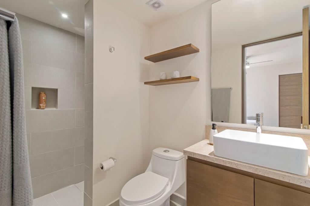 Jungle Joy Prv Jacuzzi Access Rooftop Pools W Sea Views + Club