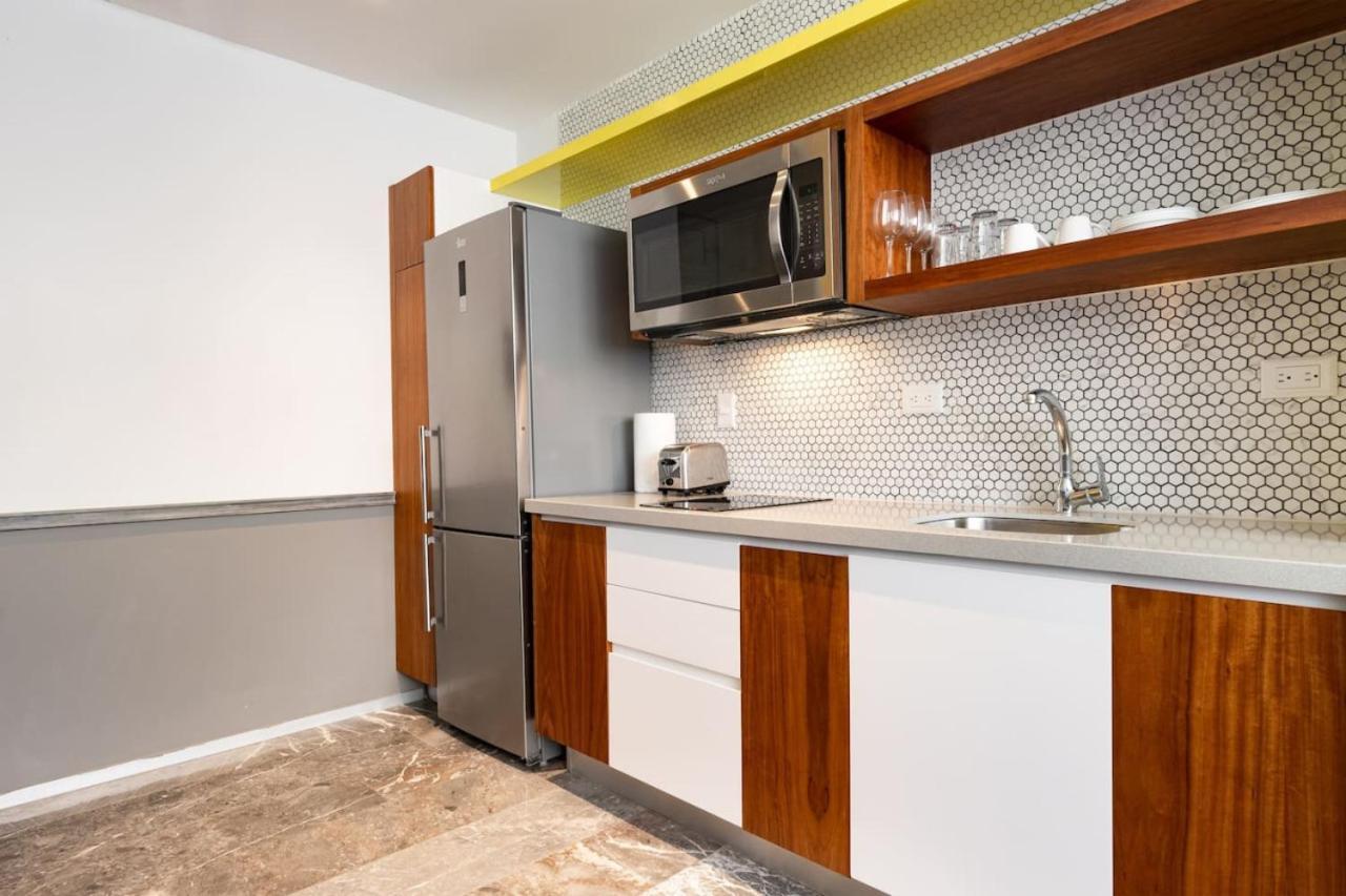 Excellent Location 1br Downtown, 1min Apartment Playa del Carmen