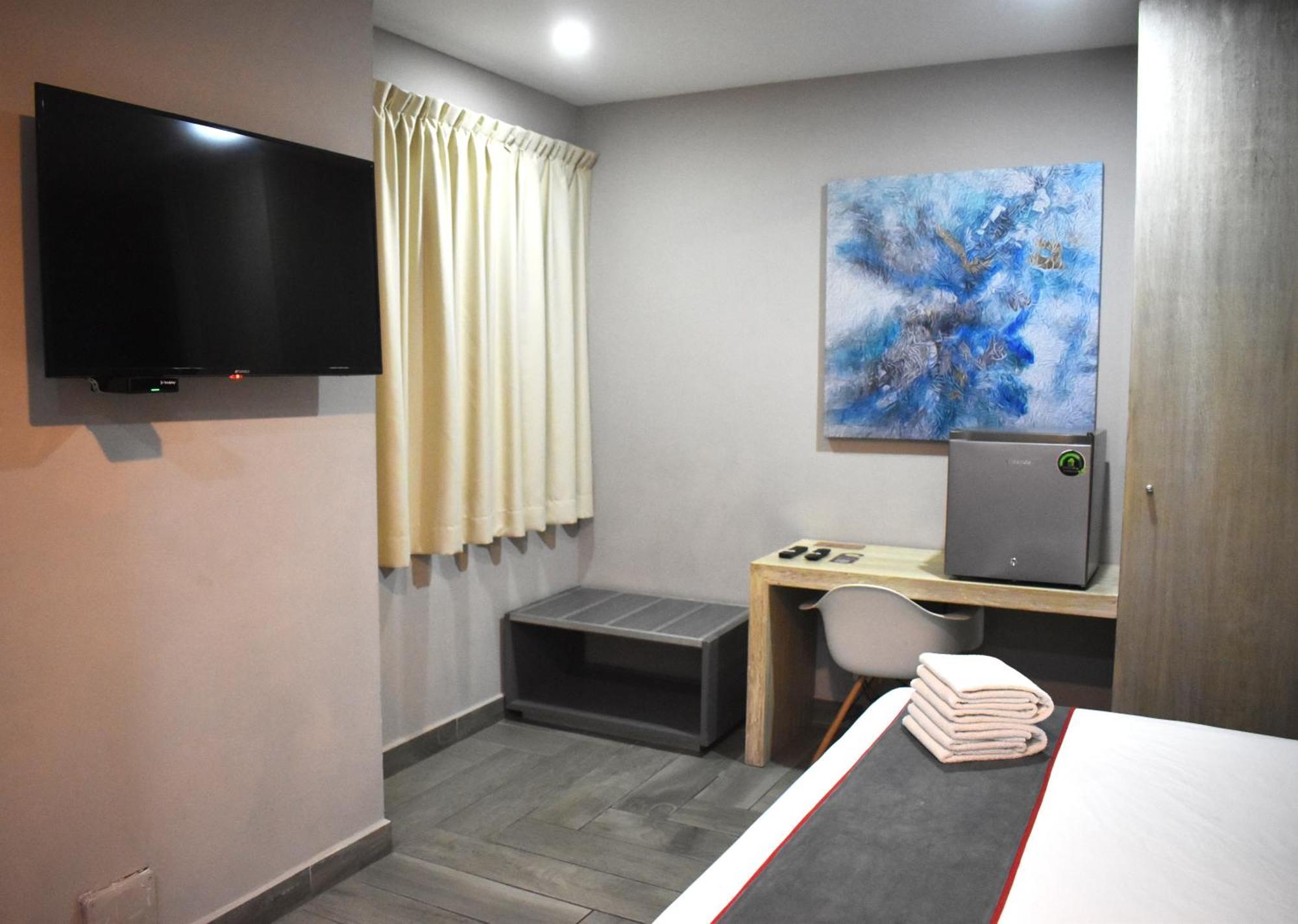 Hotel Bfh Attraction- Deluxe - 2oo Metros Del Mar, Centro 4*