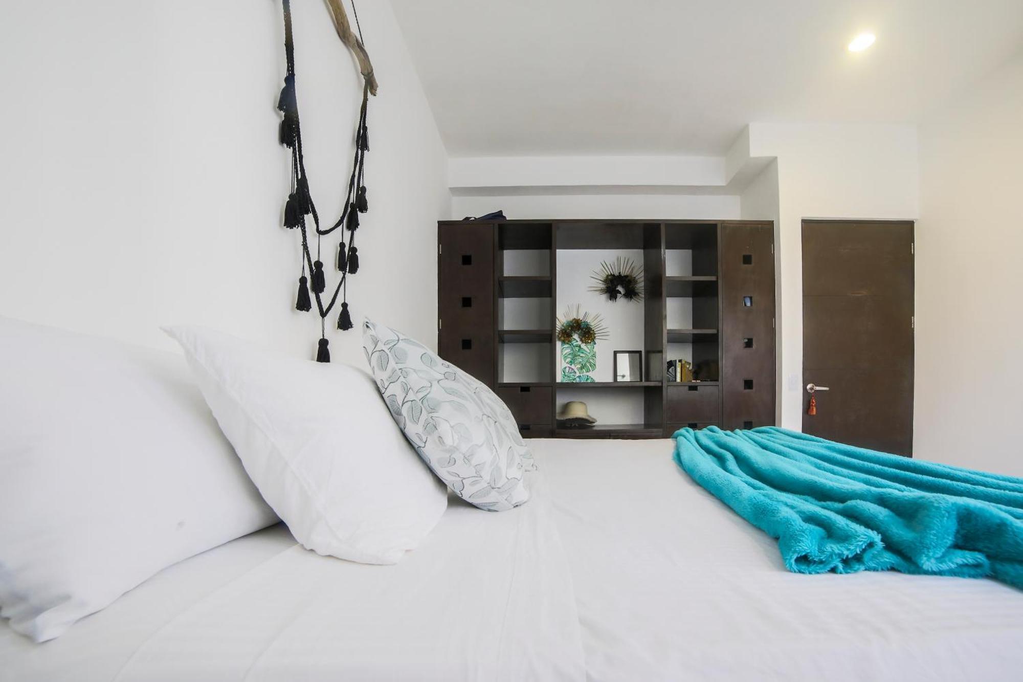 Apartment Full Equipped 2 Bdrm In Gated Community & Pool View *