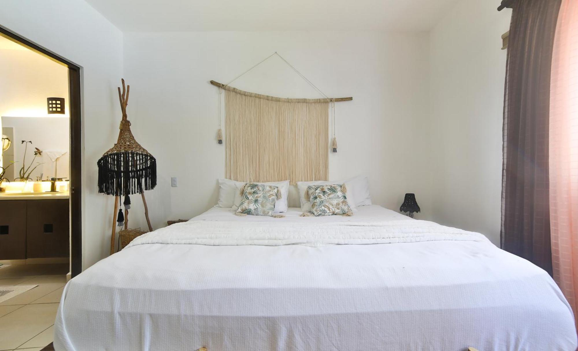 Apartment Full Equipped 2 Bdrm In Gated Community & Pool View Playa del Carmen