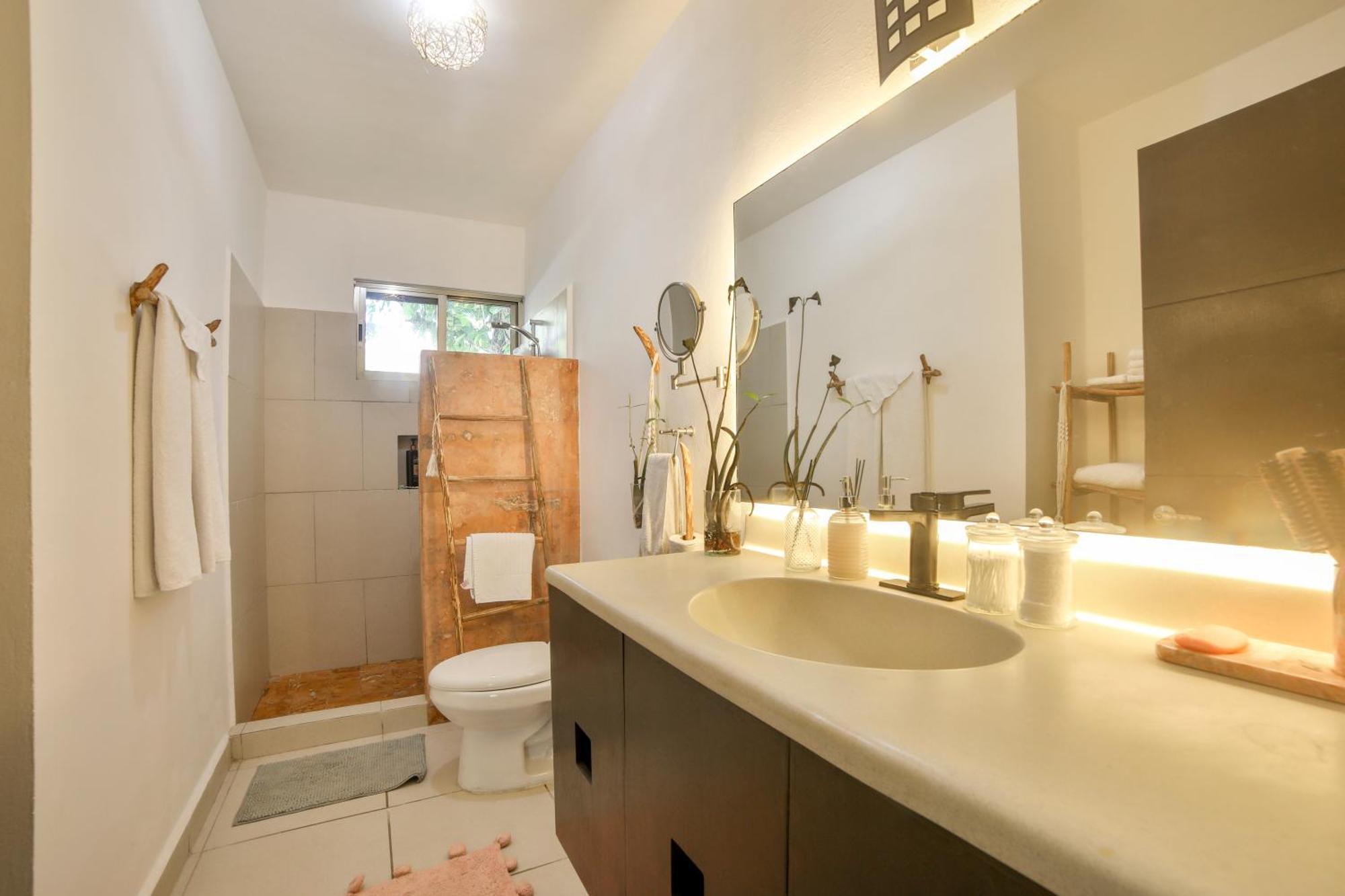 Full Equipped 2 Bdrm In Gated Community & Pool View * Playa del Carmen