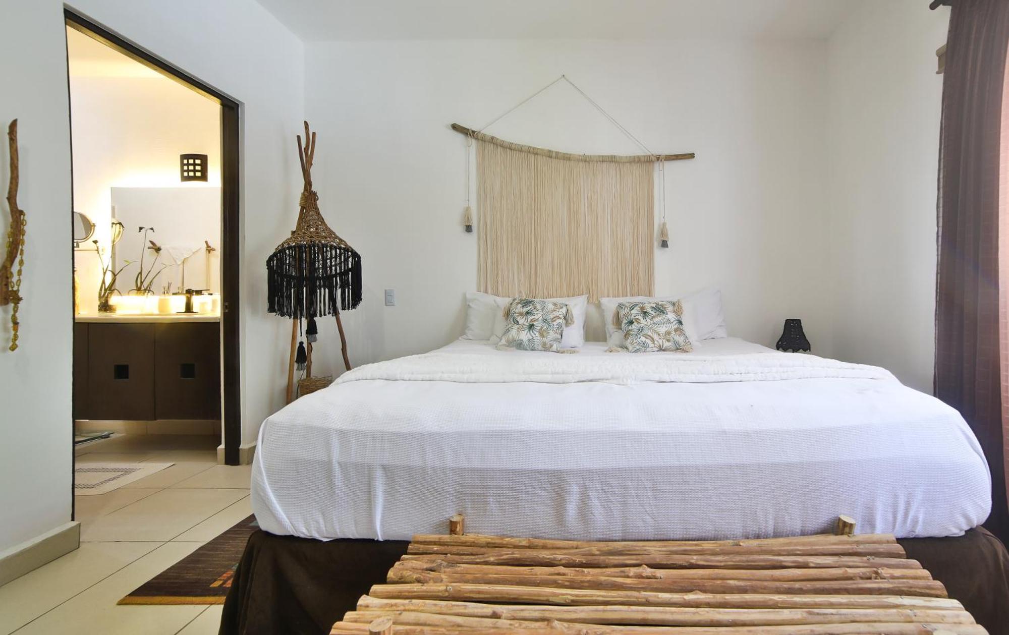Apartment Full Equipped 2 Bdrm In Gated Community & Pool View *