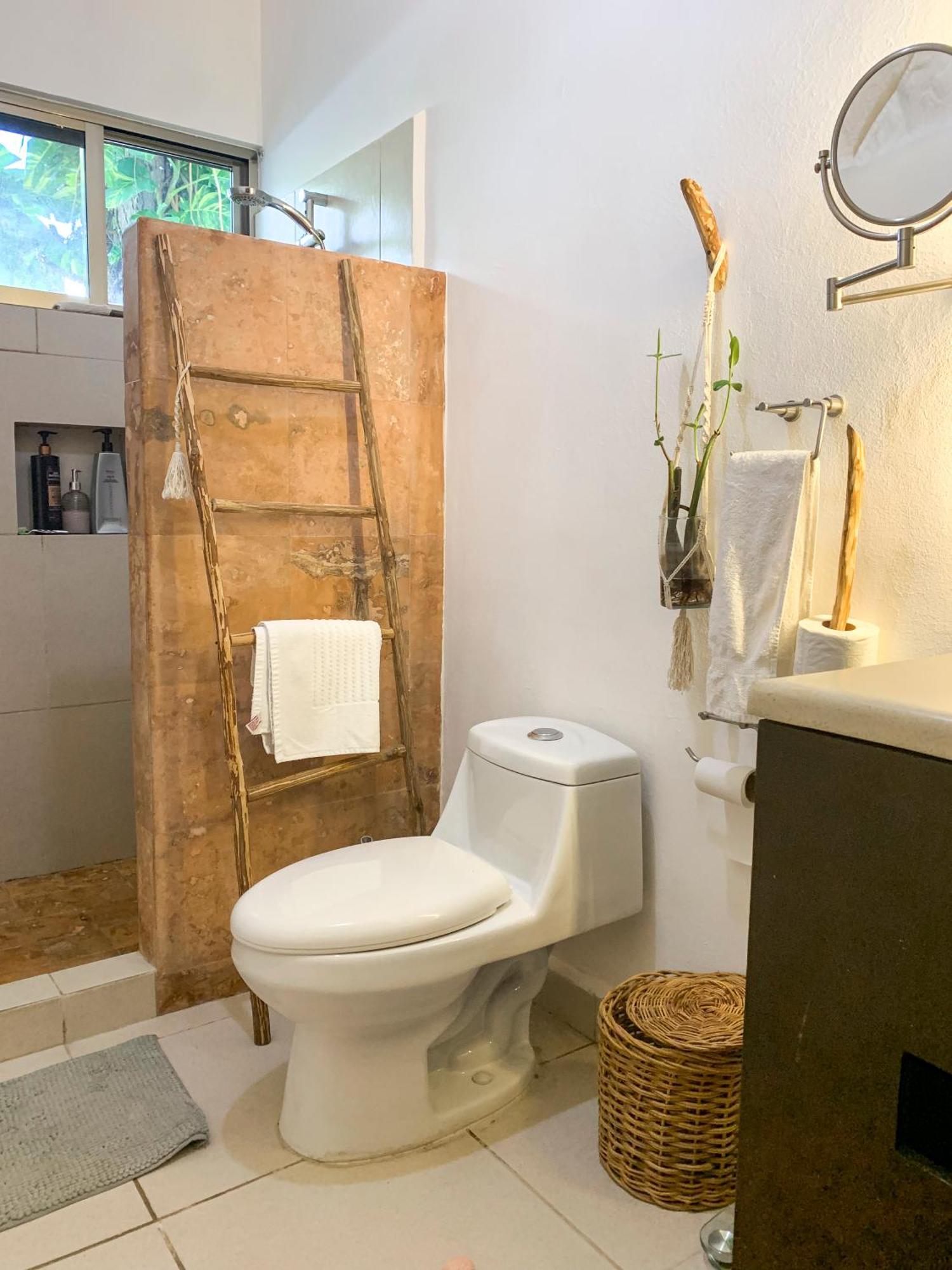 Full Equipped 2 Bdrm In Gated Community & Pool View Apartment *