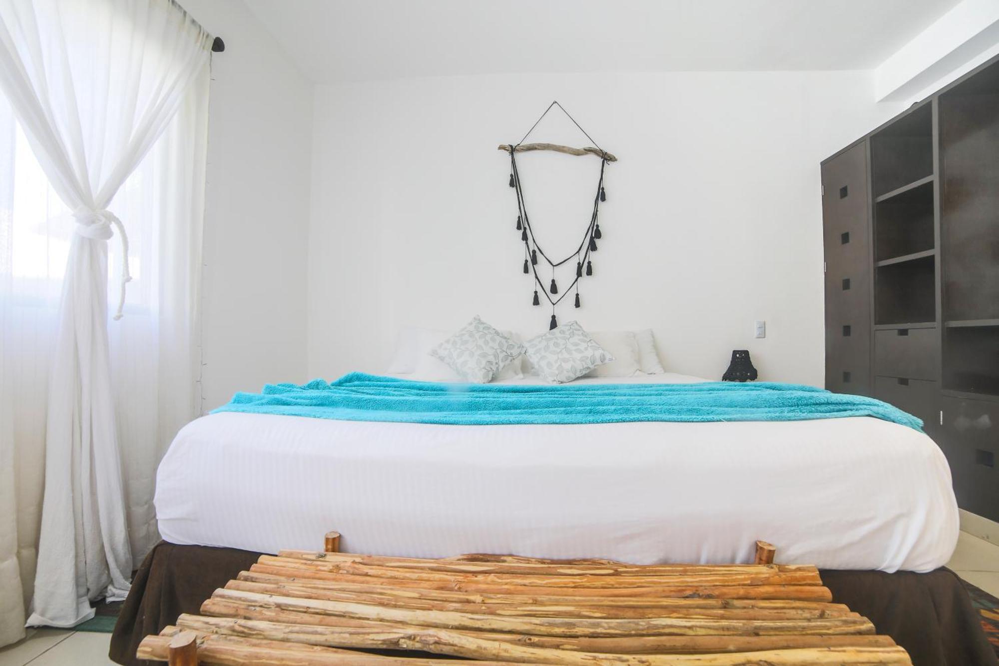 Full Equipped 2 Bdrm In Gated Community & Pool View