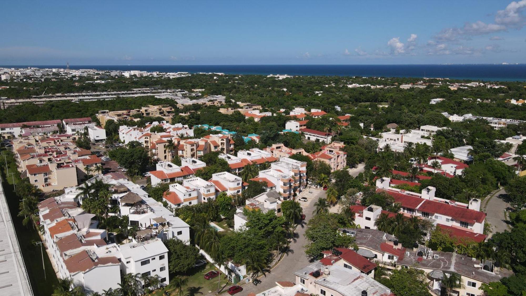 Full Equipped 2 Bdrm In Gated Community & Pool View Apartment