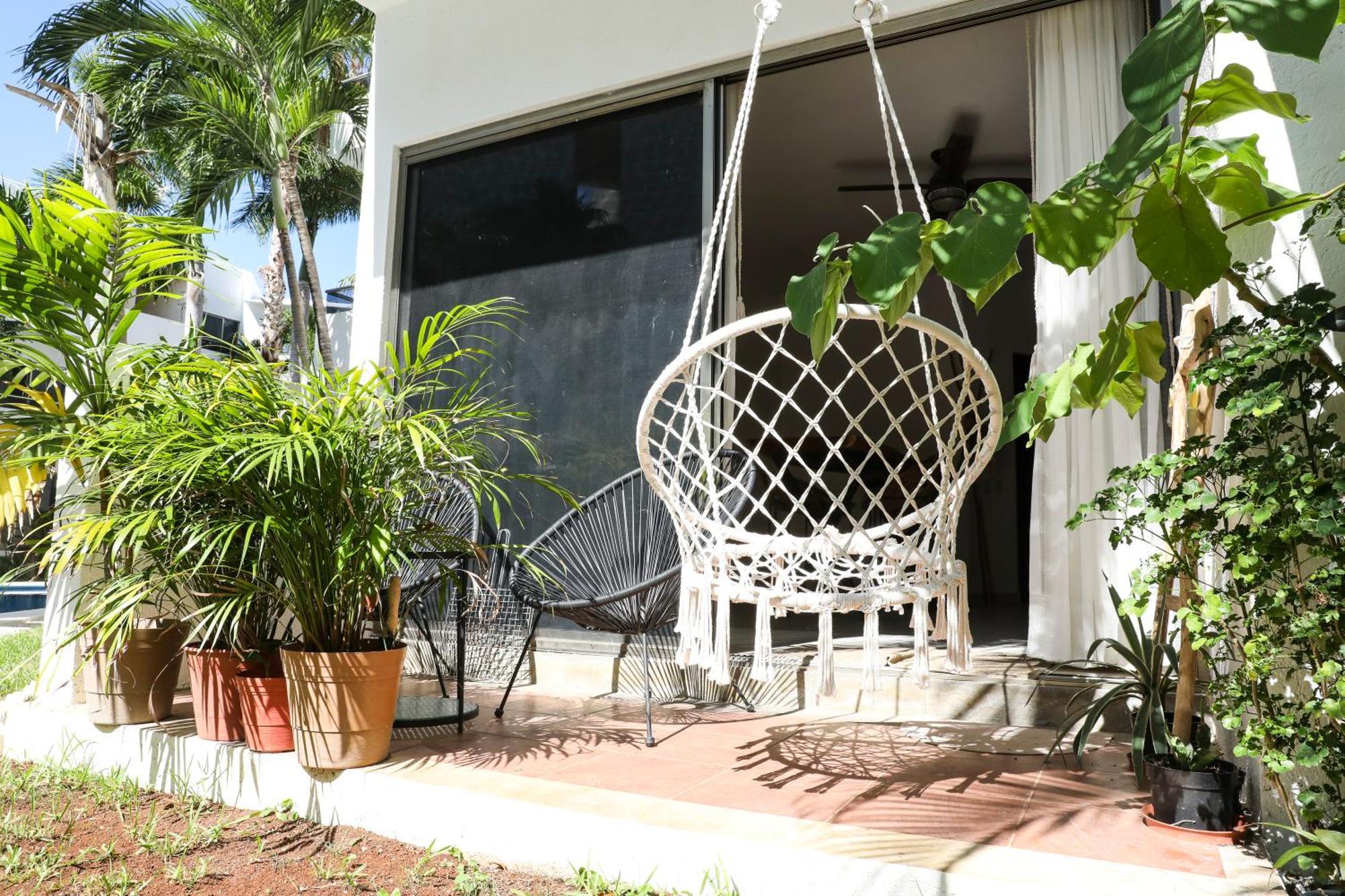Full Equipped 2 Bdrm In Gated Community & Pool View Apartment