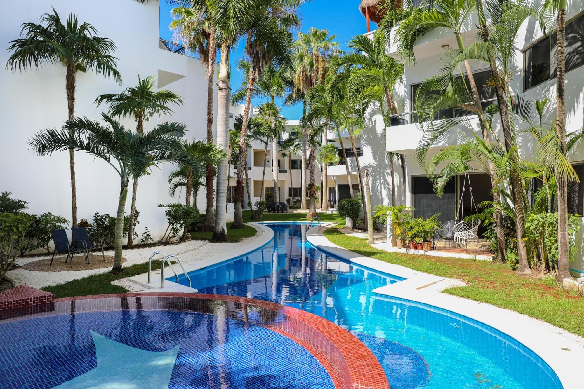 Full Equipped 2 Bdrm In Gated Community & Pool View Apartment *