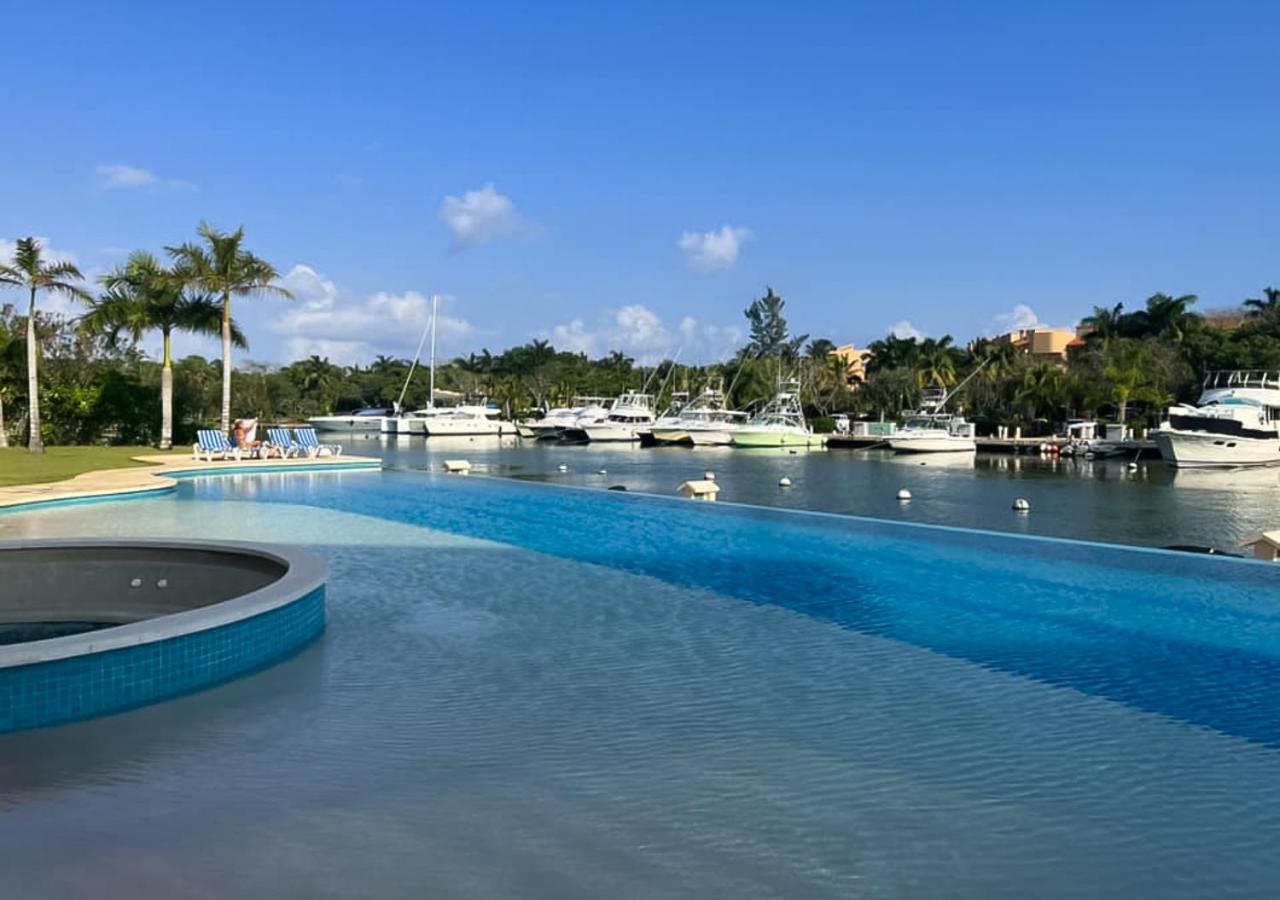 Ground Floor Paradise With Marina View And Pool Paddleboard Included *